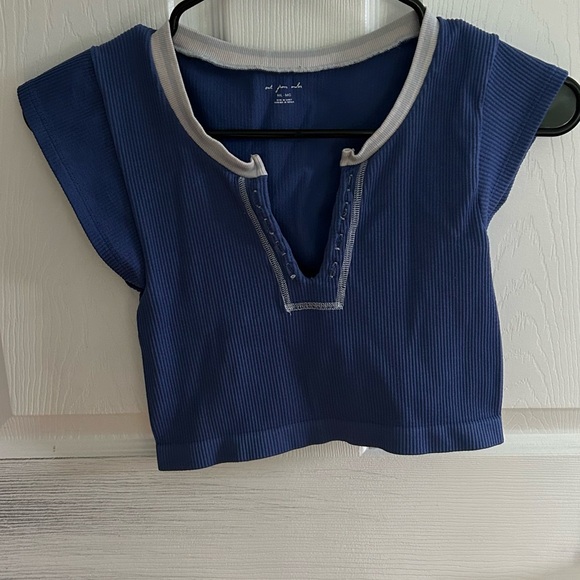Urban Outfitters Blue Crop Top - Picture 1 of 2